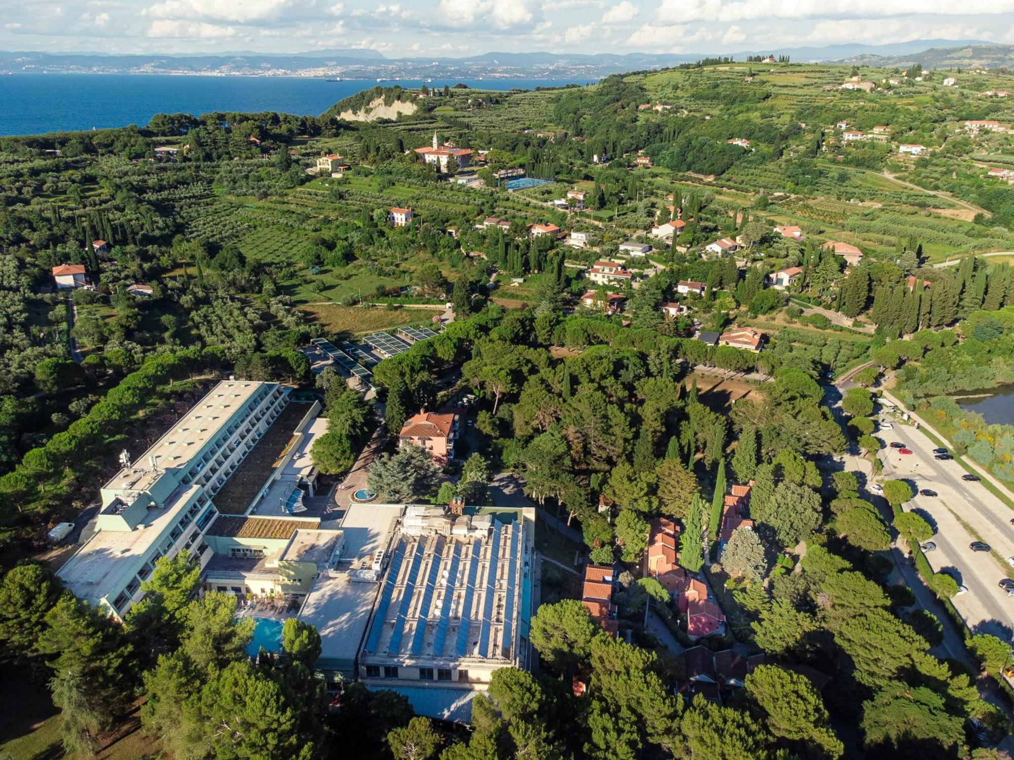 Hotel Svoboda - Terme Krka Strunjan Exterior foto